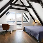 Close To And Just Minutes From The Water Vakantiehuis *