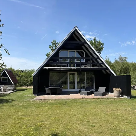 בית נופש Close To And Just Minutes From The Water *