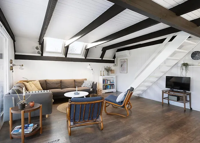 Close To And Just Minutes From The Water בית נופש