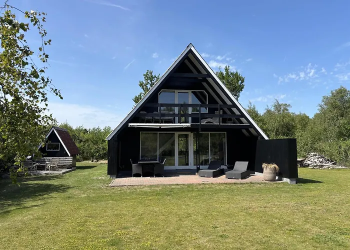 בית נופש Close To And Just Minutes From The Water *